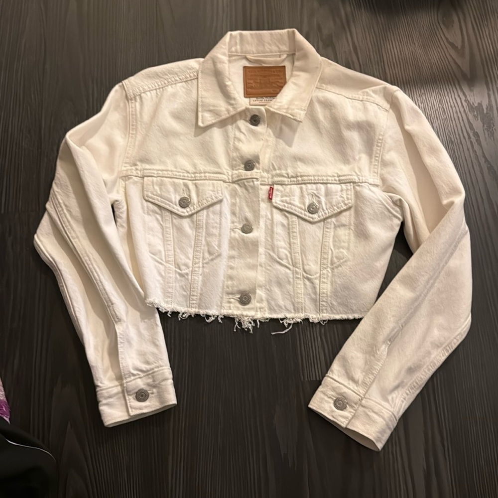 Levi’s cropped white trucker jacket